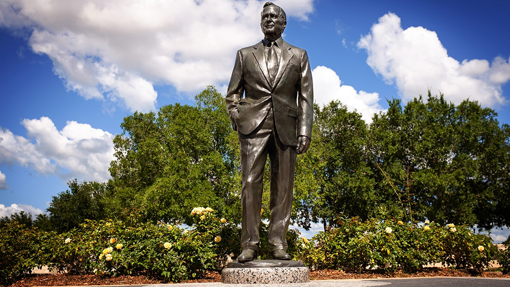 Photo of the George H.W. Bush statue at the Bush School